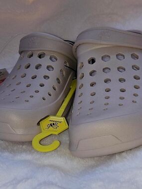 Joy Bees Clog Shoes - Ventilated Slip-On